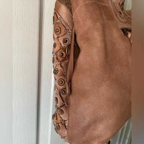 AMSTERDAM HERITAGE Beige Pieced Leather Studded Purse - Picture 11 of 12